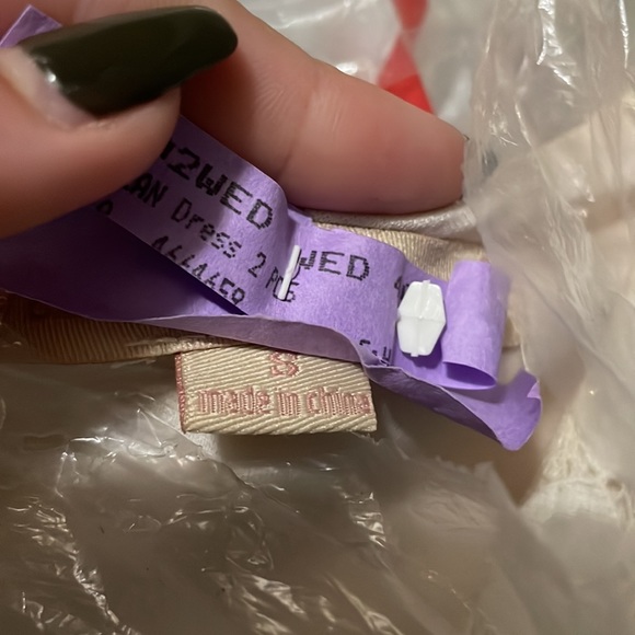 CHAMPAGNE & STRAWBERRY WHITE LACE DRESS SIZE SMALL - Picture 4 of 6